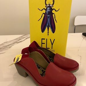 NWT FLY LONDON WHIT SHOE - RED